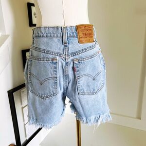 1996 Vintage Levi's Women's Frayed Light Blue Jean Shorts